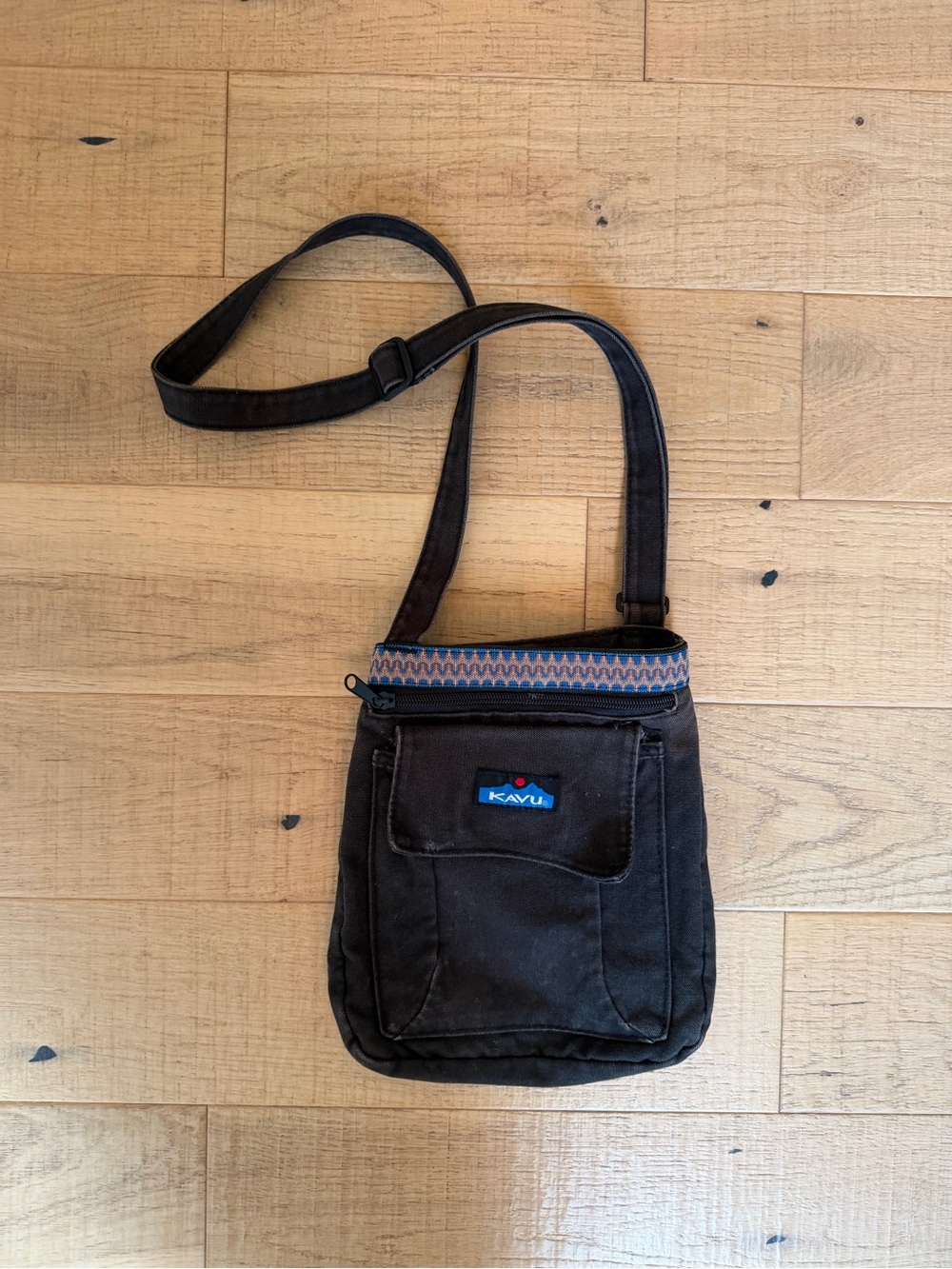 Kavu Black Messenger Crossbody with Multicolor Trim